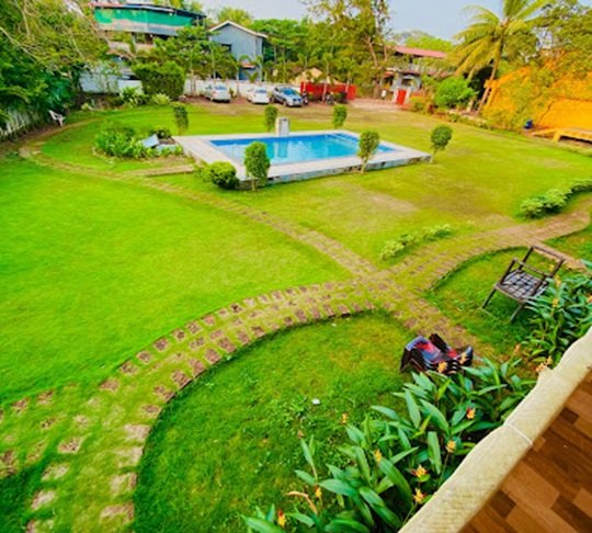 Sulochana Resort Spacious Lawn